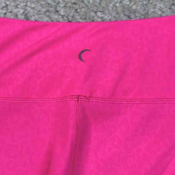 Zyia Hot Pink Leopard Light N Tight Hi Rise 7/8 Legging - Picture 6 of 11